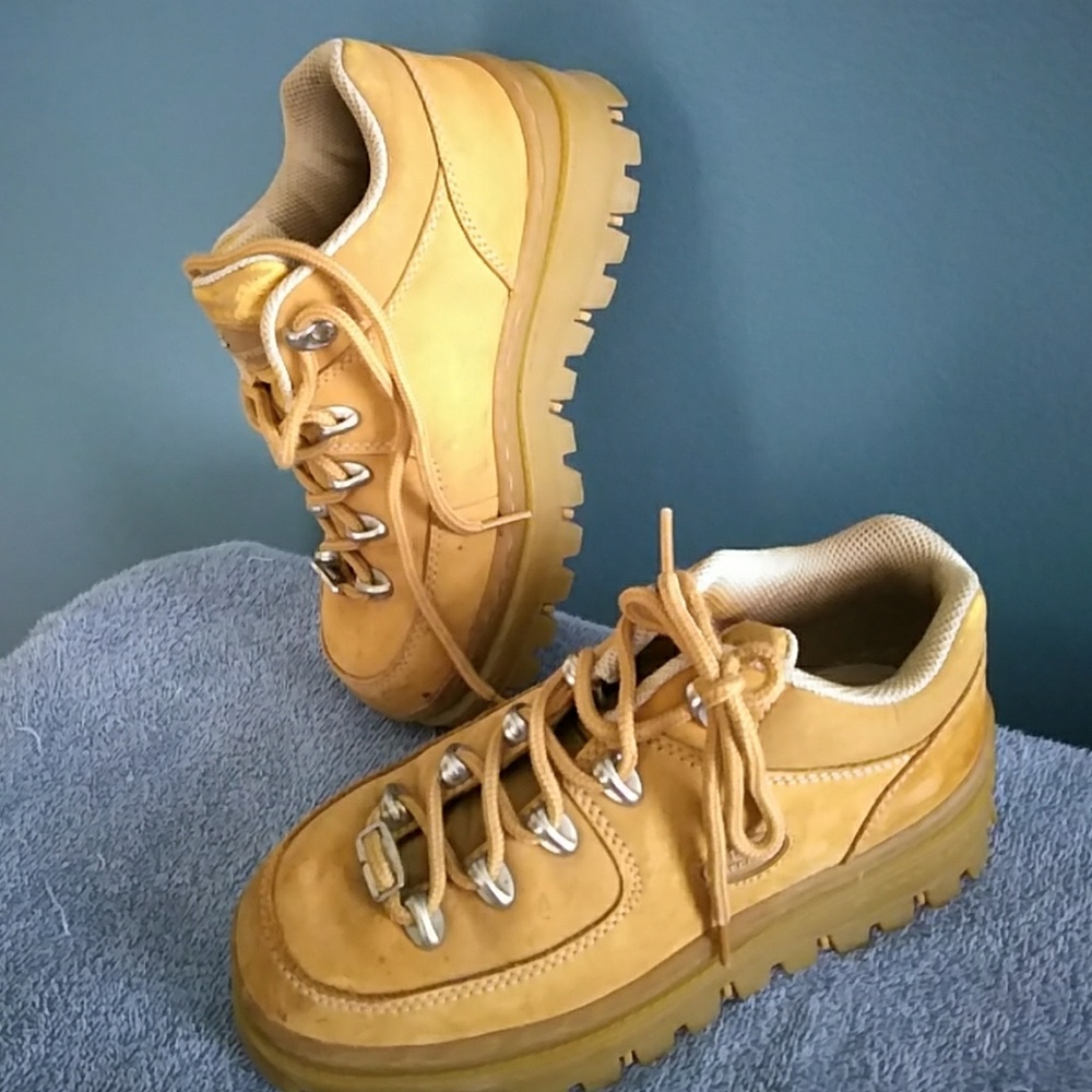 Skecher shoes